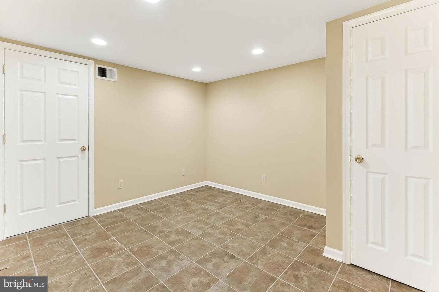 4317 Selkirk Drive photo 49