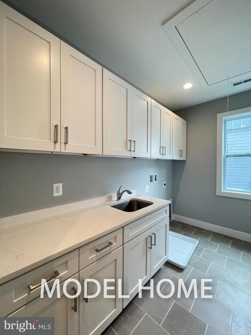 536 Walker Street SW photo 36