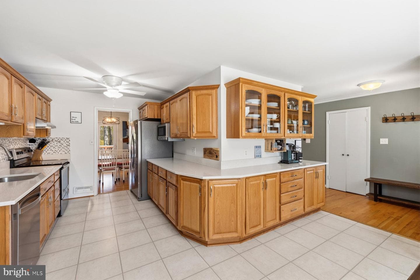 6231 Greeley Boulevard photo 8