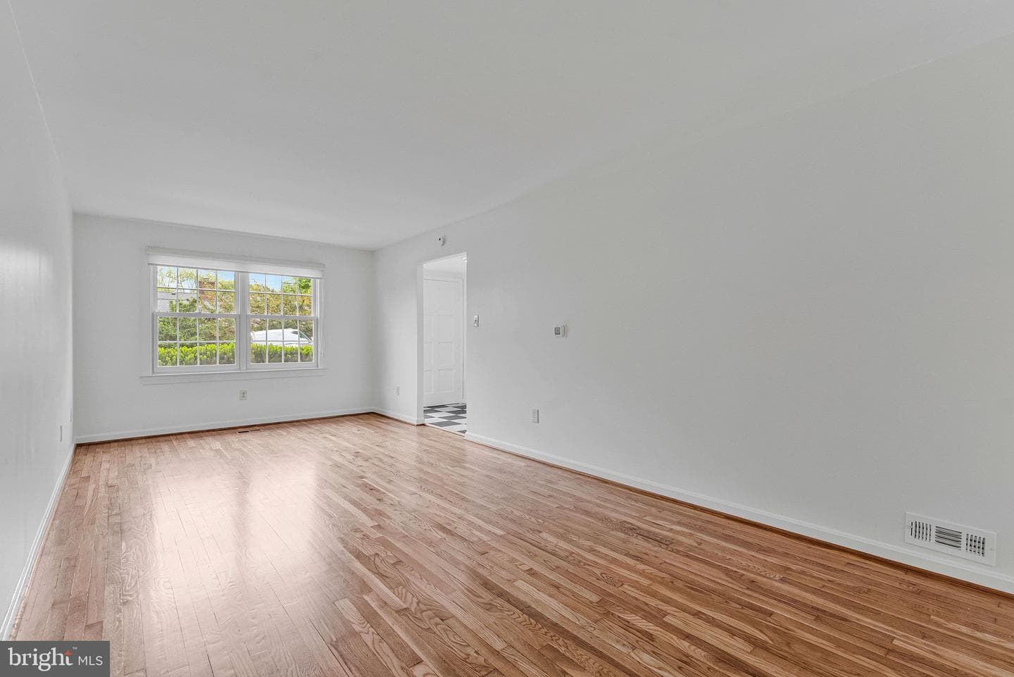 309 Center Street N photo 18