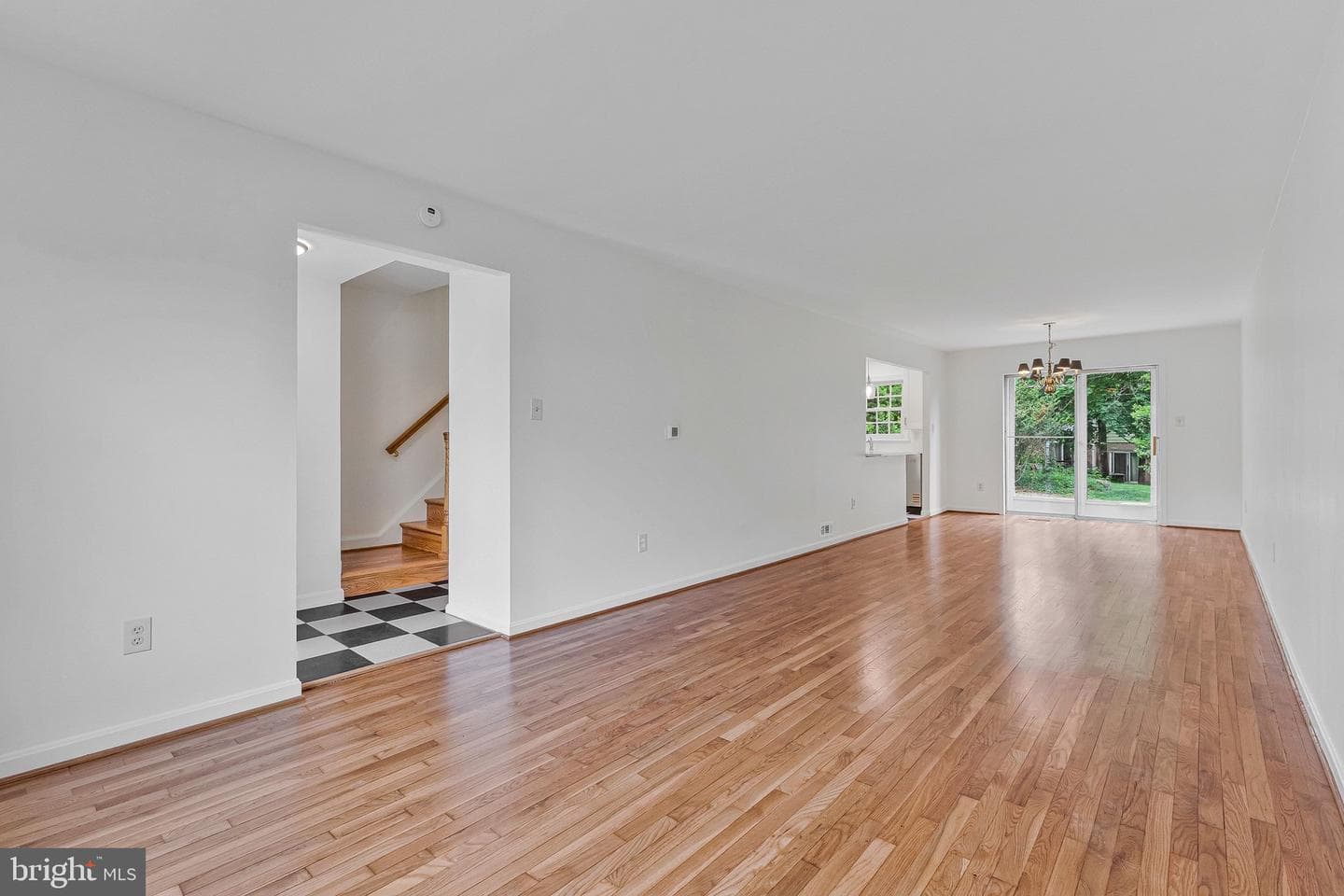 309 Center Street N photo 19