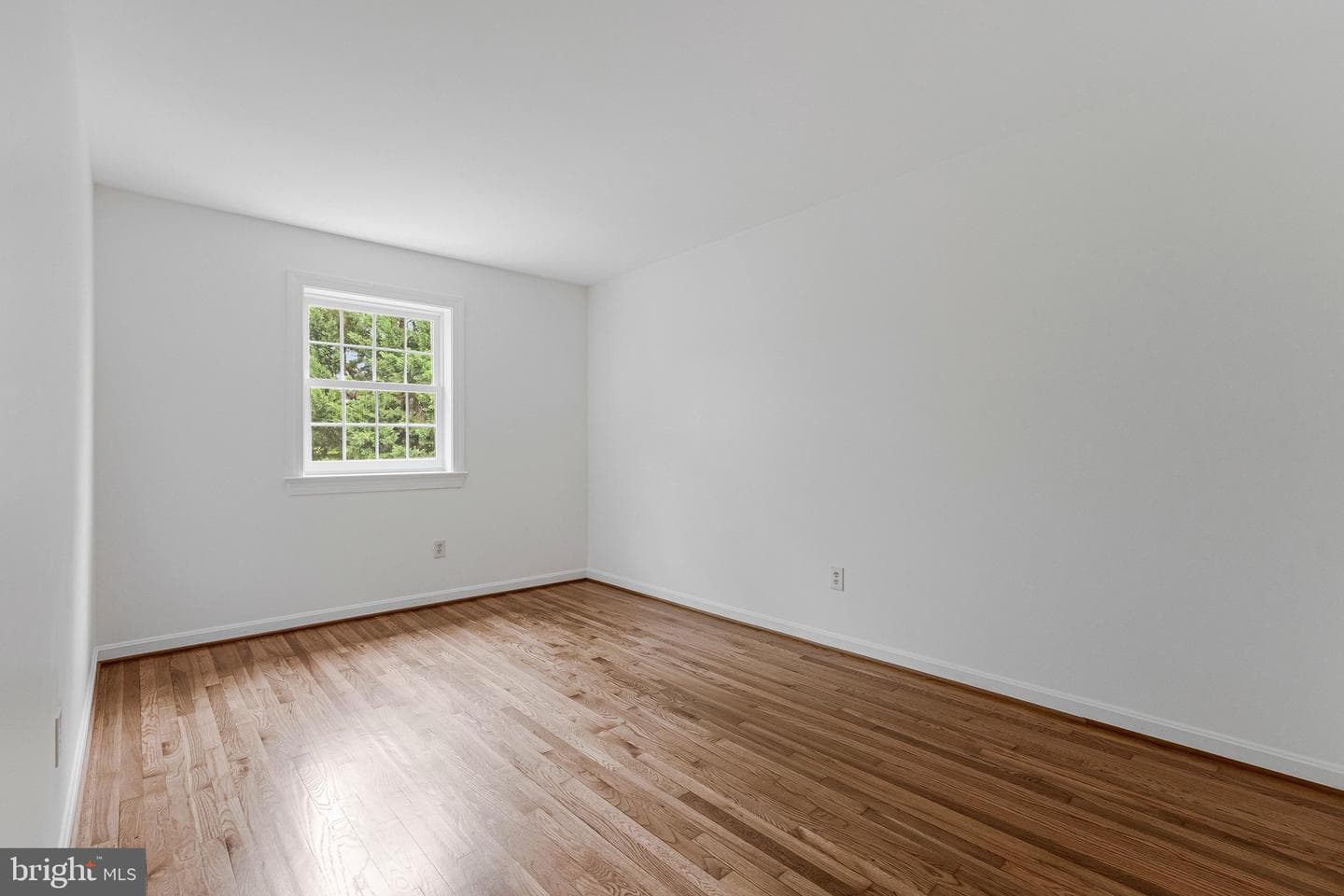 309 Center Street N photo 27
