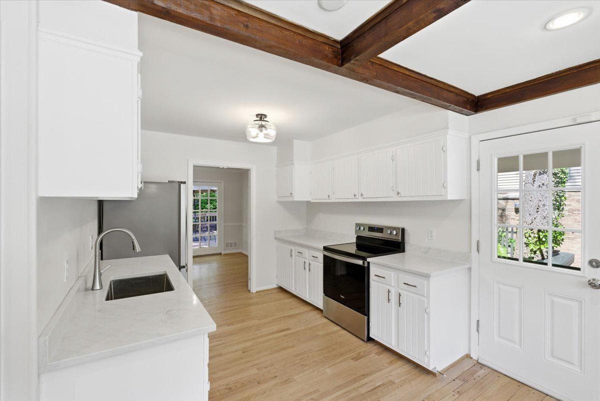 4326 Duncan Drive photo 9