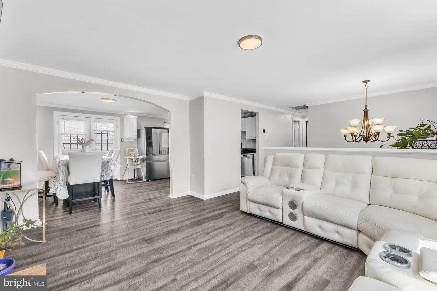 1502 Hiddenbrook Drive photo 4