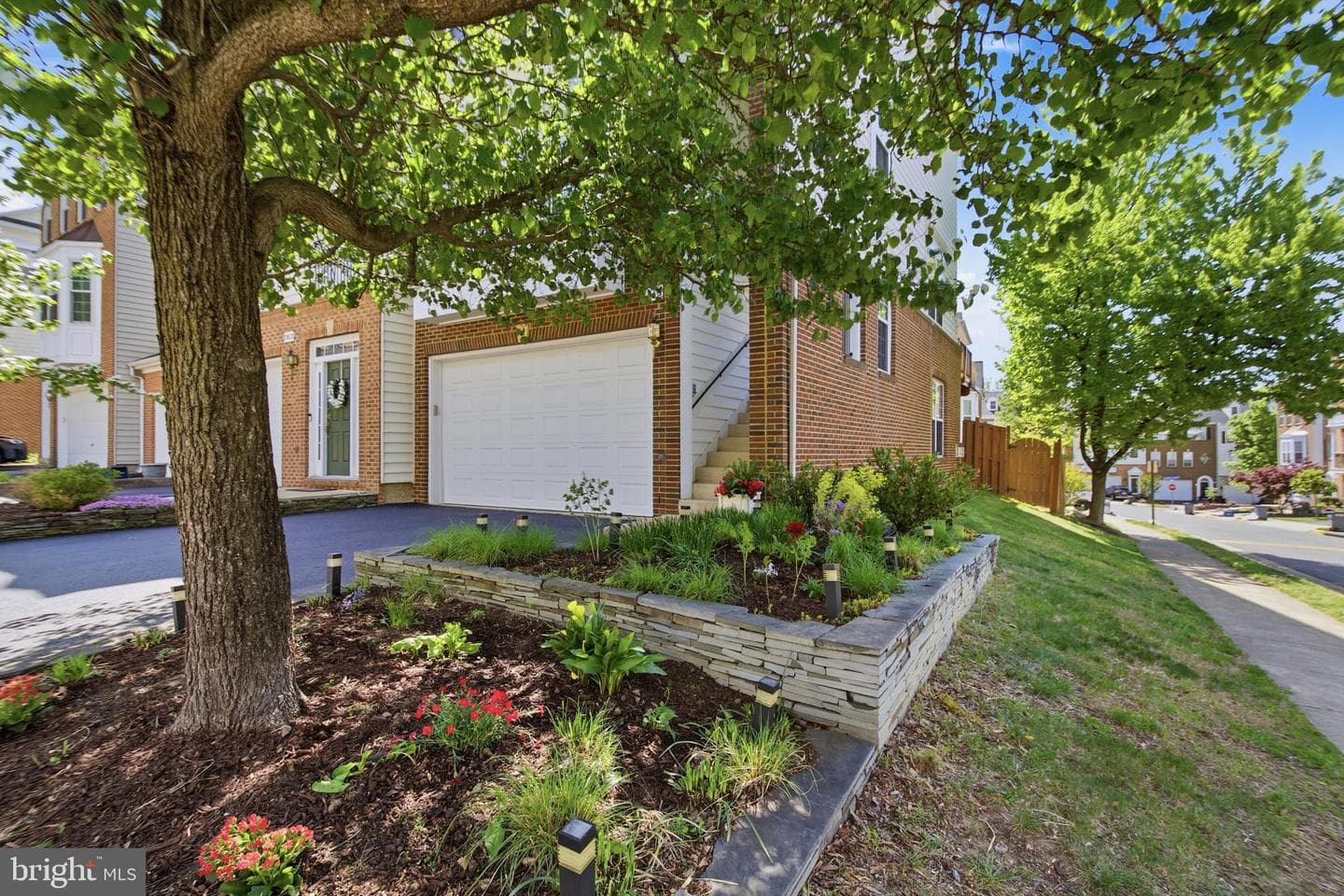 7819 Locust Leaf Lane photo 3