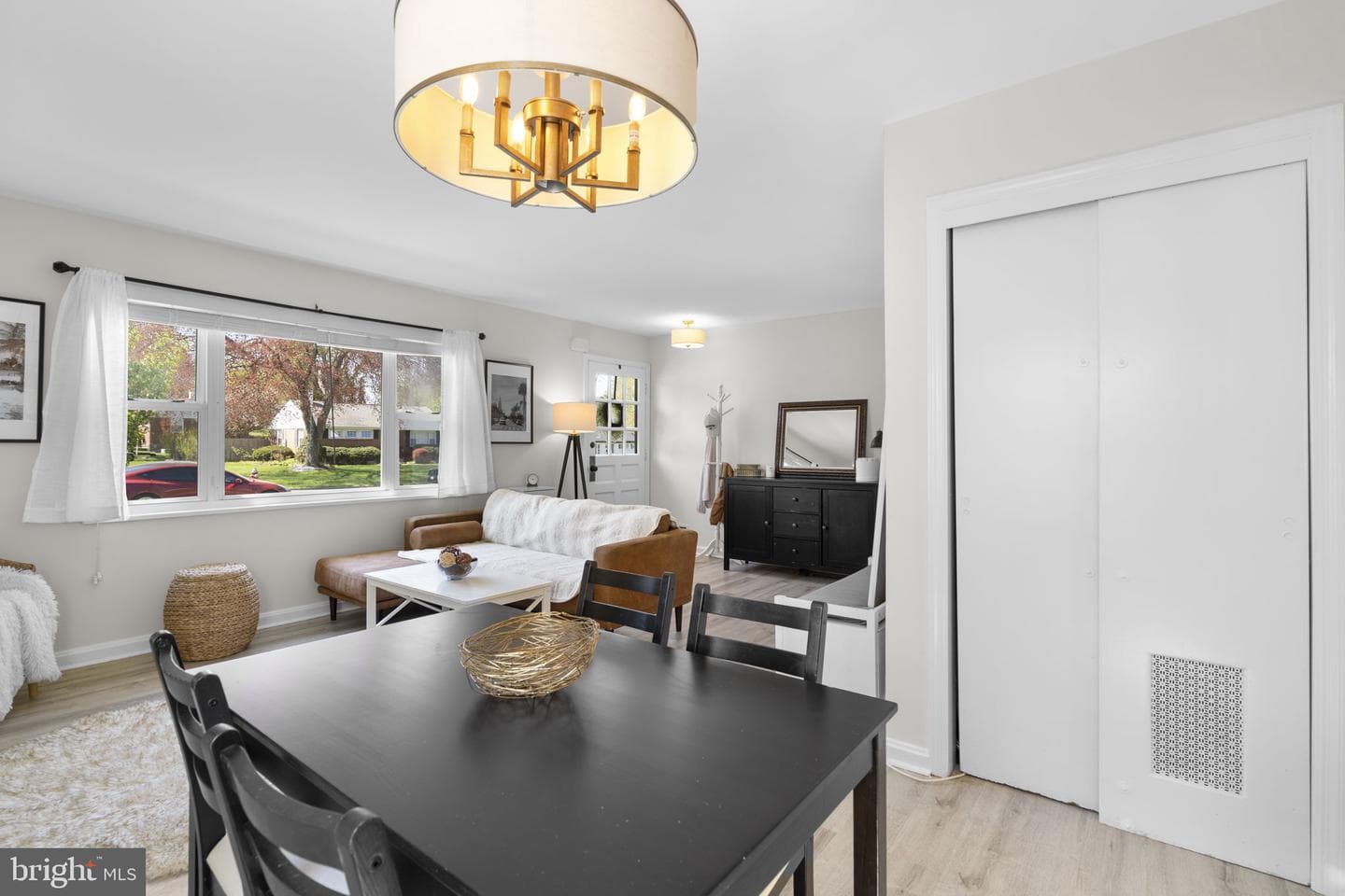 6123 The Parkway photo 9