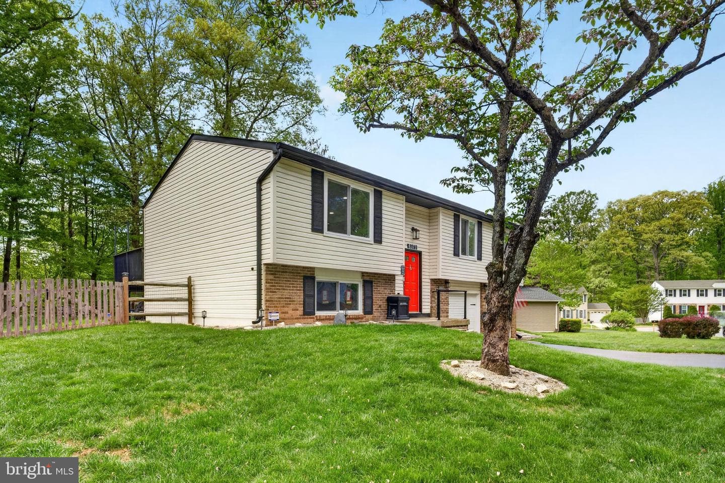 8373 Magic Leaf Road photo 5