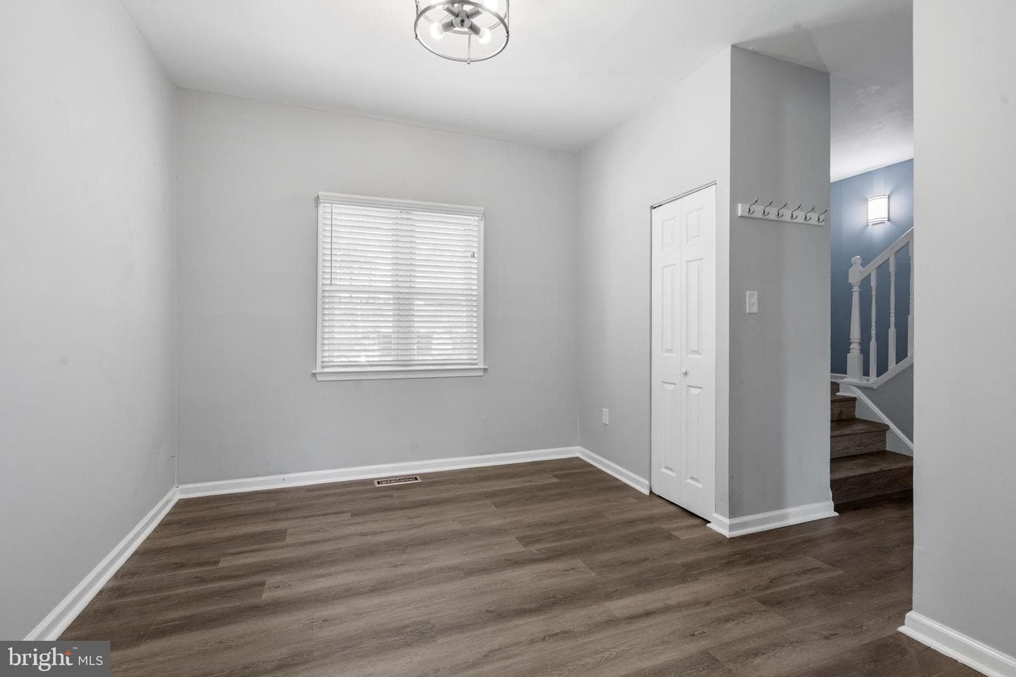 6392 Eighth Circle photo 3