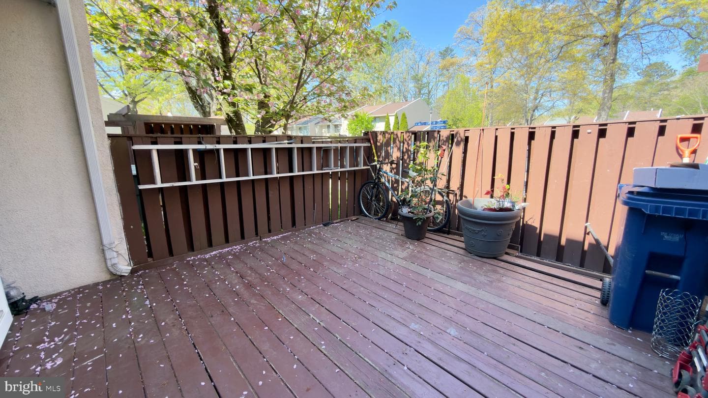 2219 Southgate Square photo 2