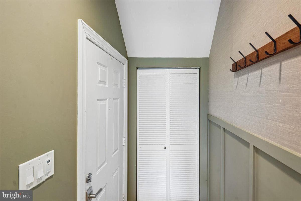 2914 Yarling Court photo 5