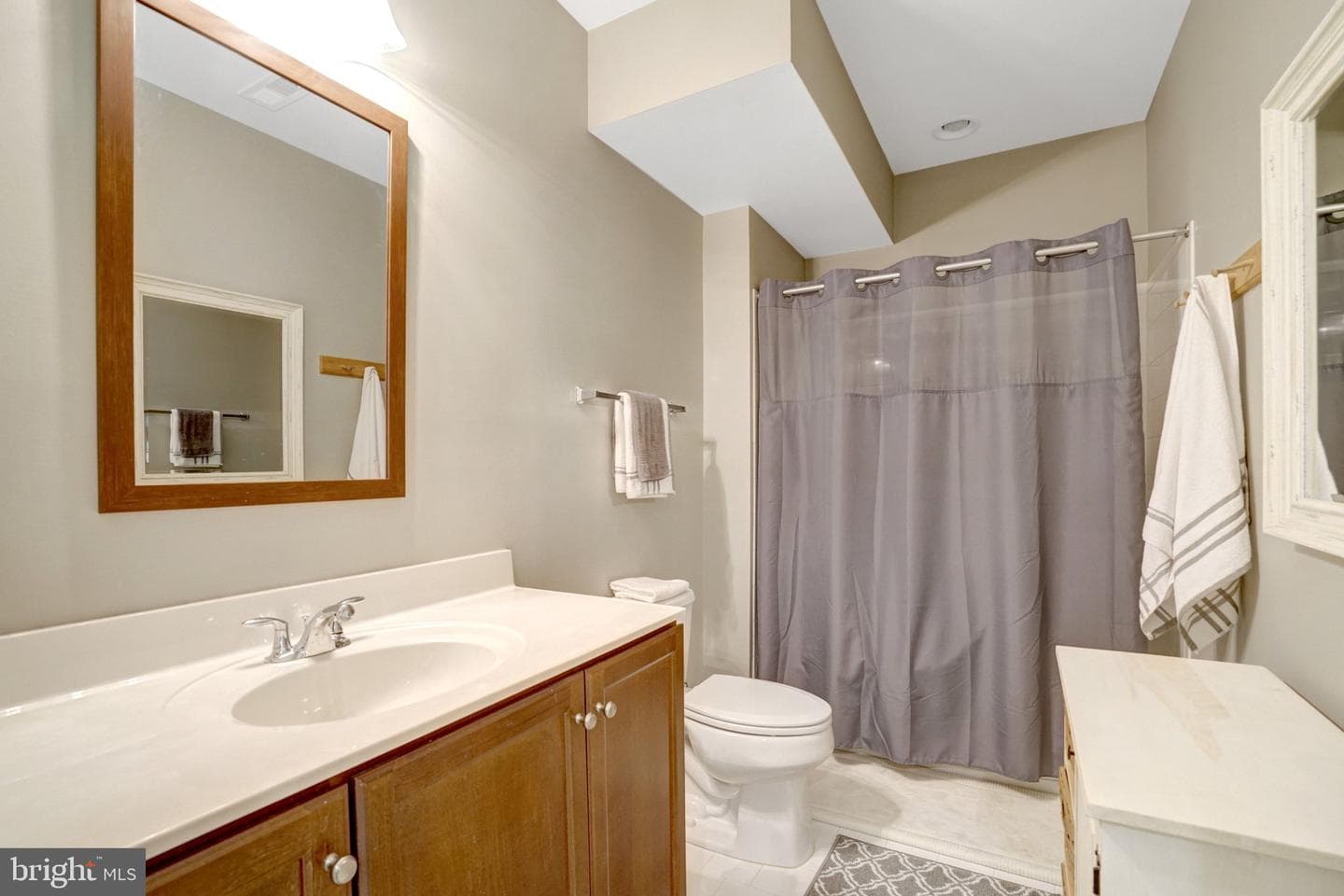 6421 Beatles Lane photo 52