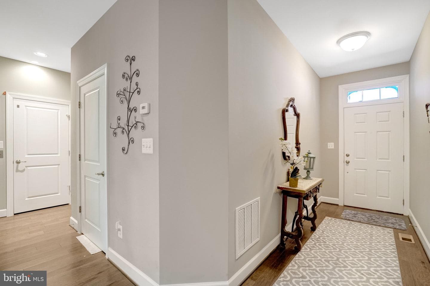 6421 Beatles Lane photo 6