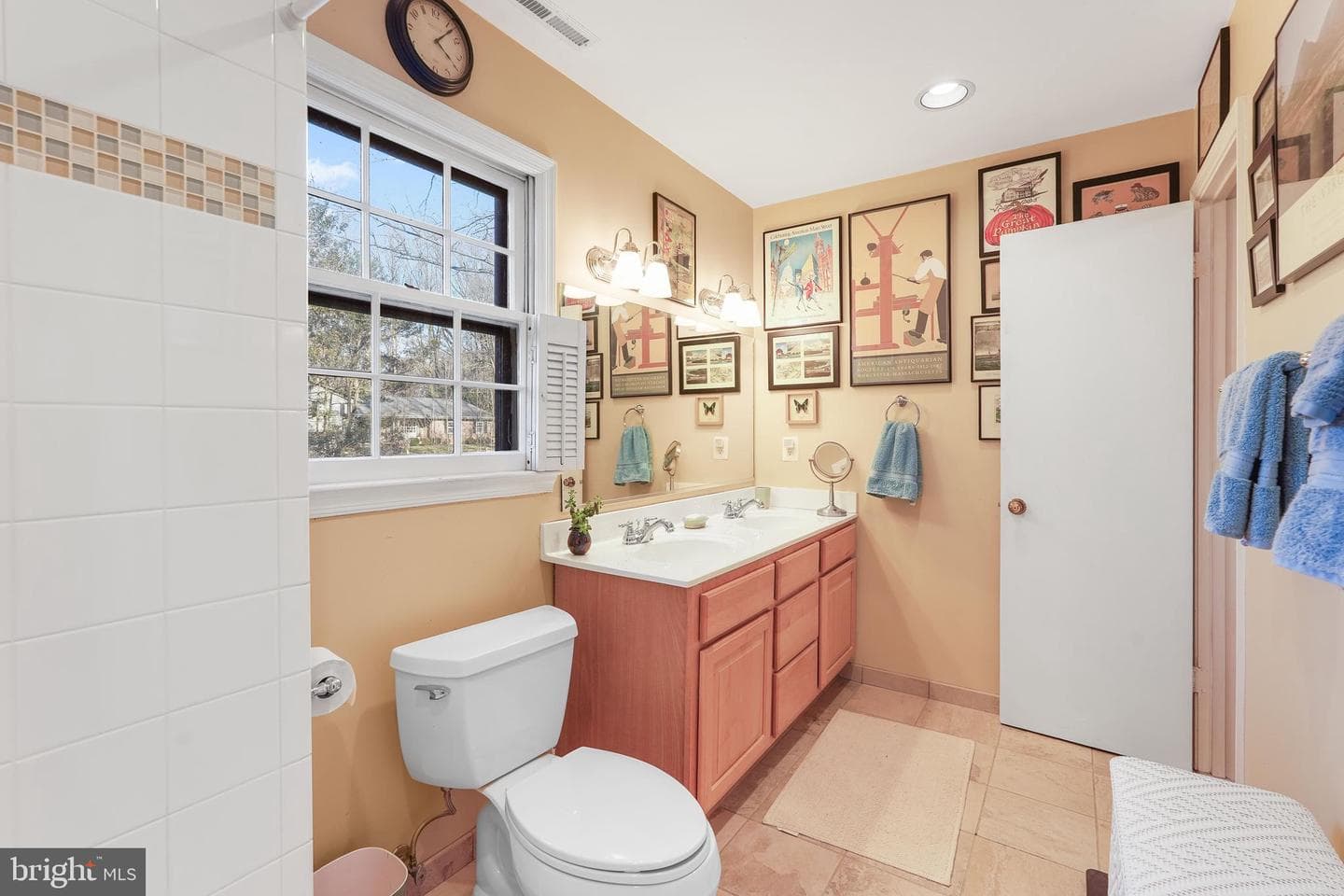 10505 Adel Road photo 19