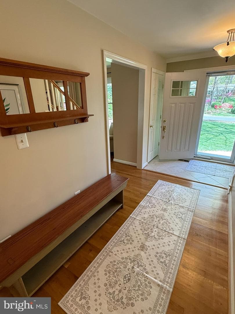 5810 Hall Street photo 35