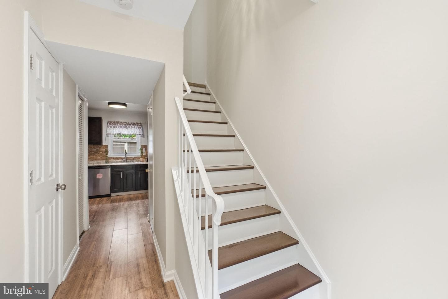 7709 Matisse Way photo 16
