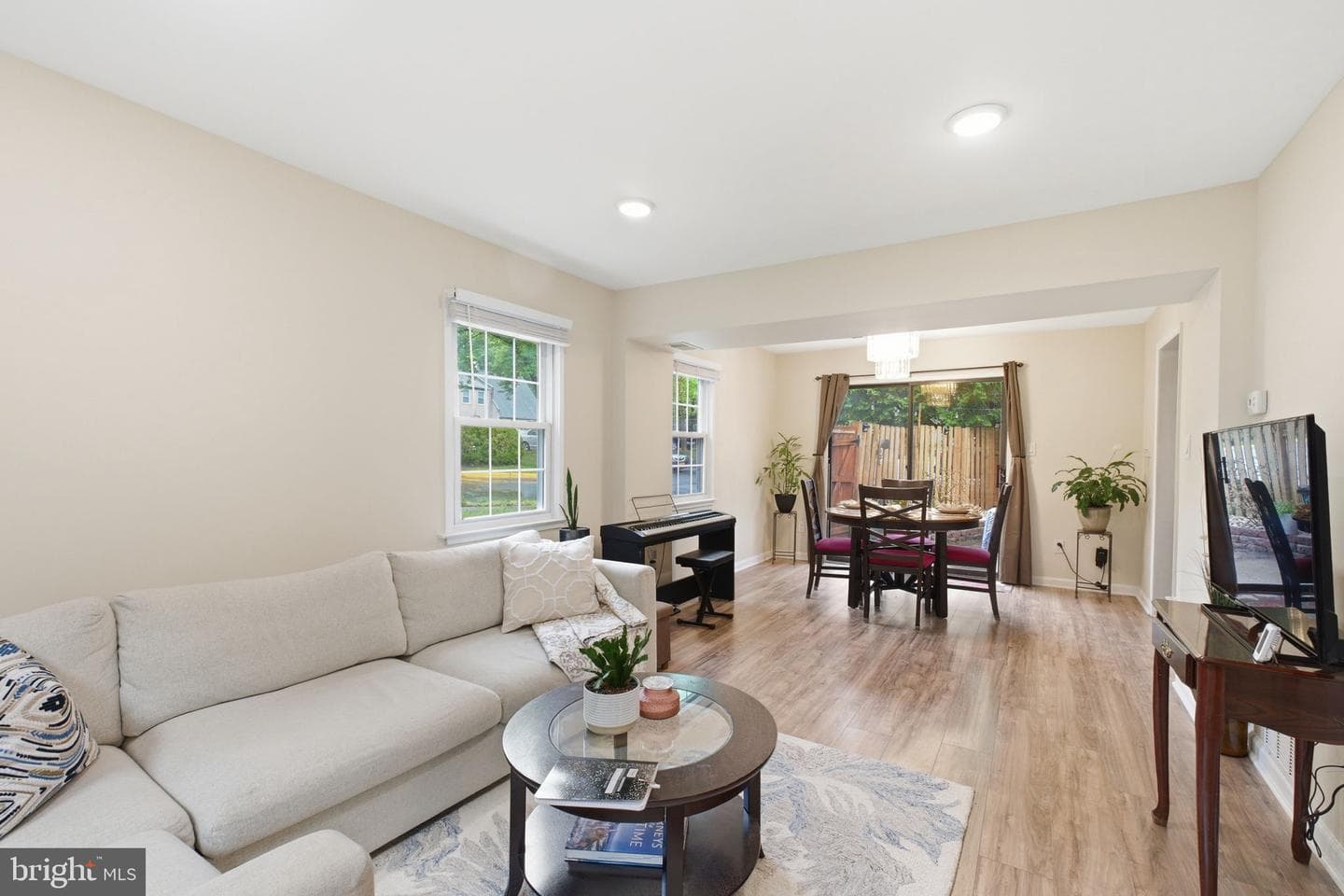 7709 Matisse Way photo 6