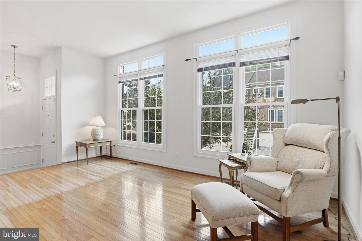 9566 Lagersfield Circle photo 2