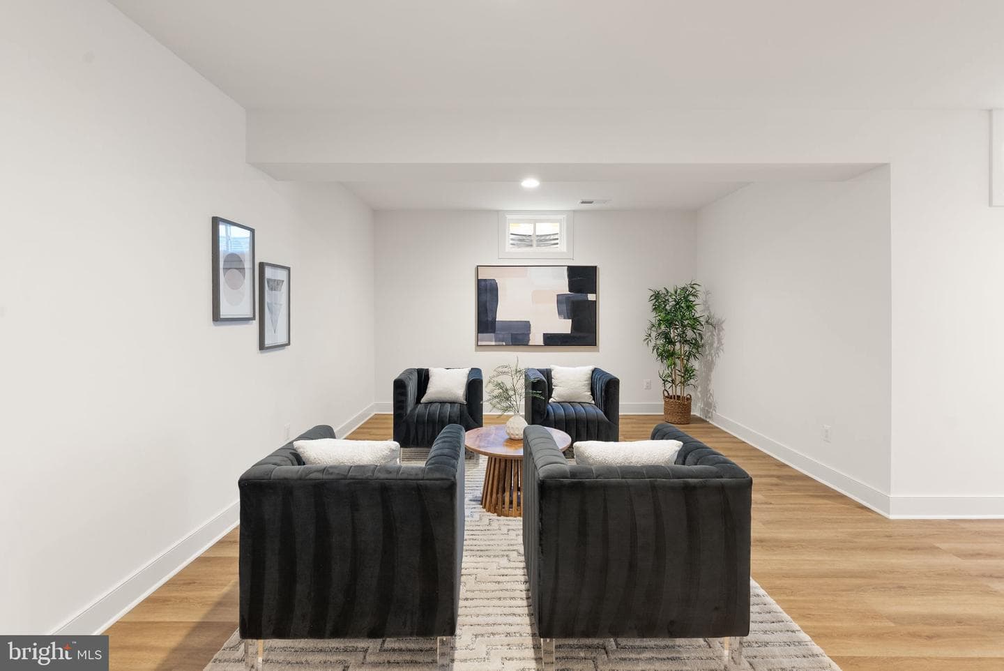 11800 Valley Road photo 67