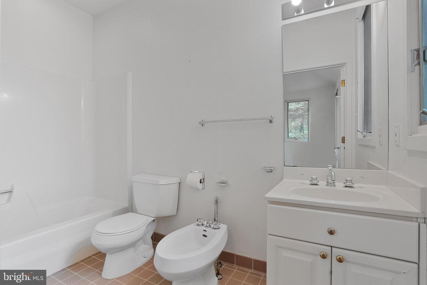926 Saigon Road photo 29