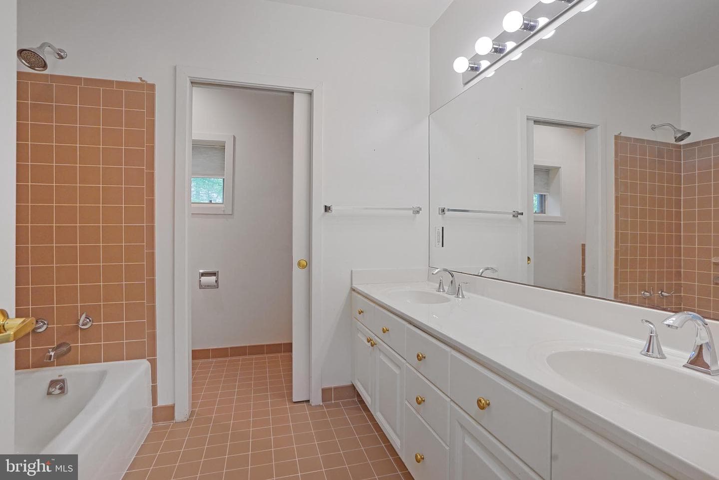 926 Saigon Road photo 51