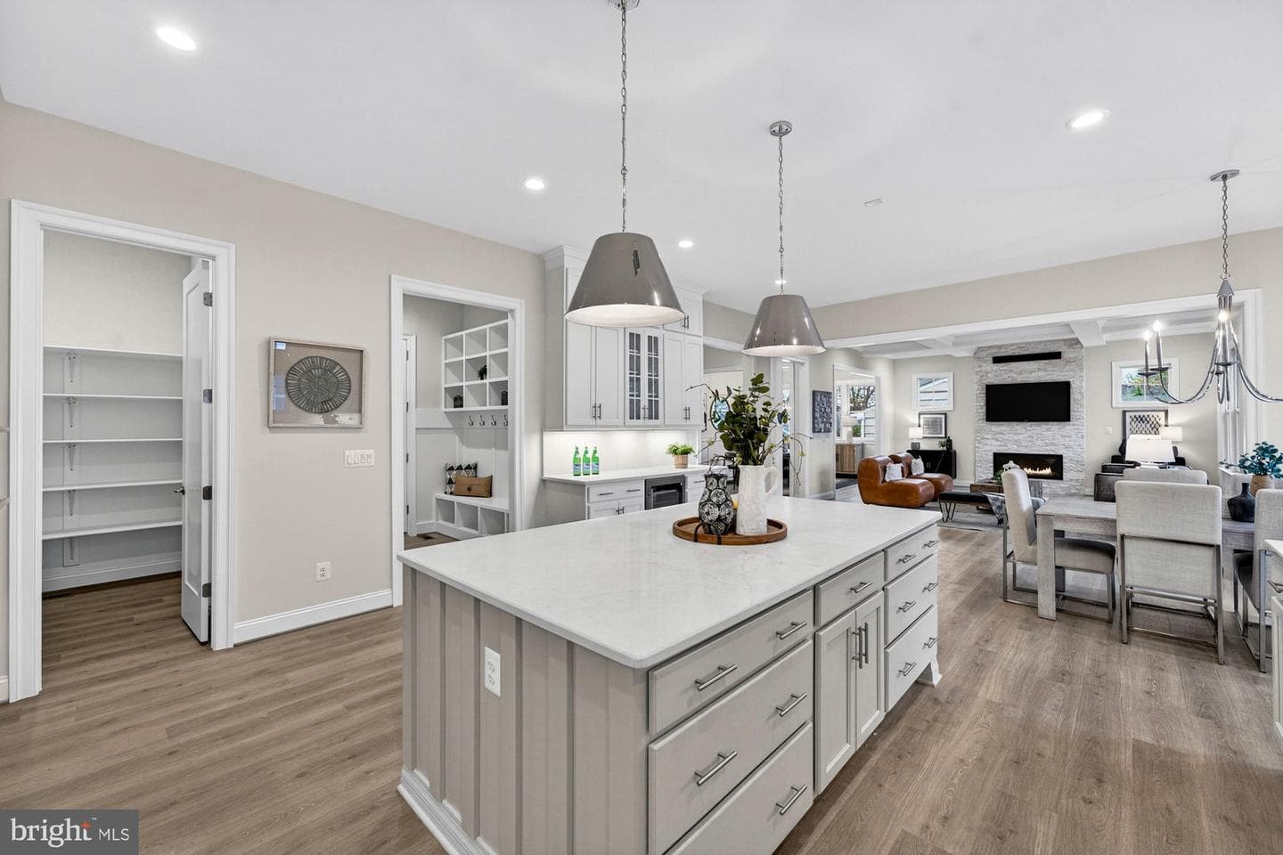 606 Meadow Lane SW photo 32