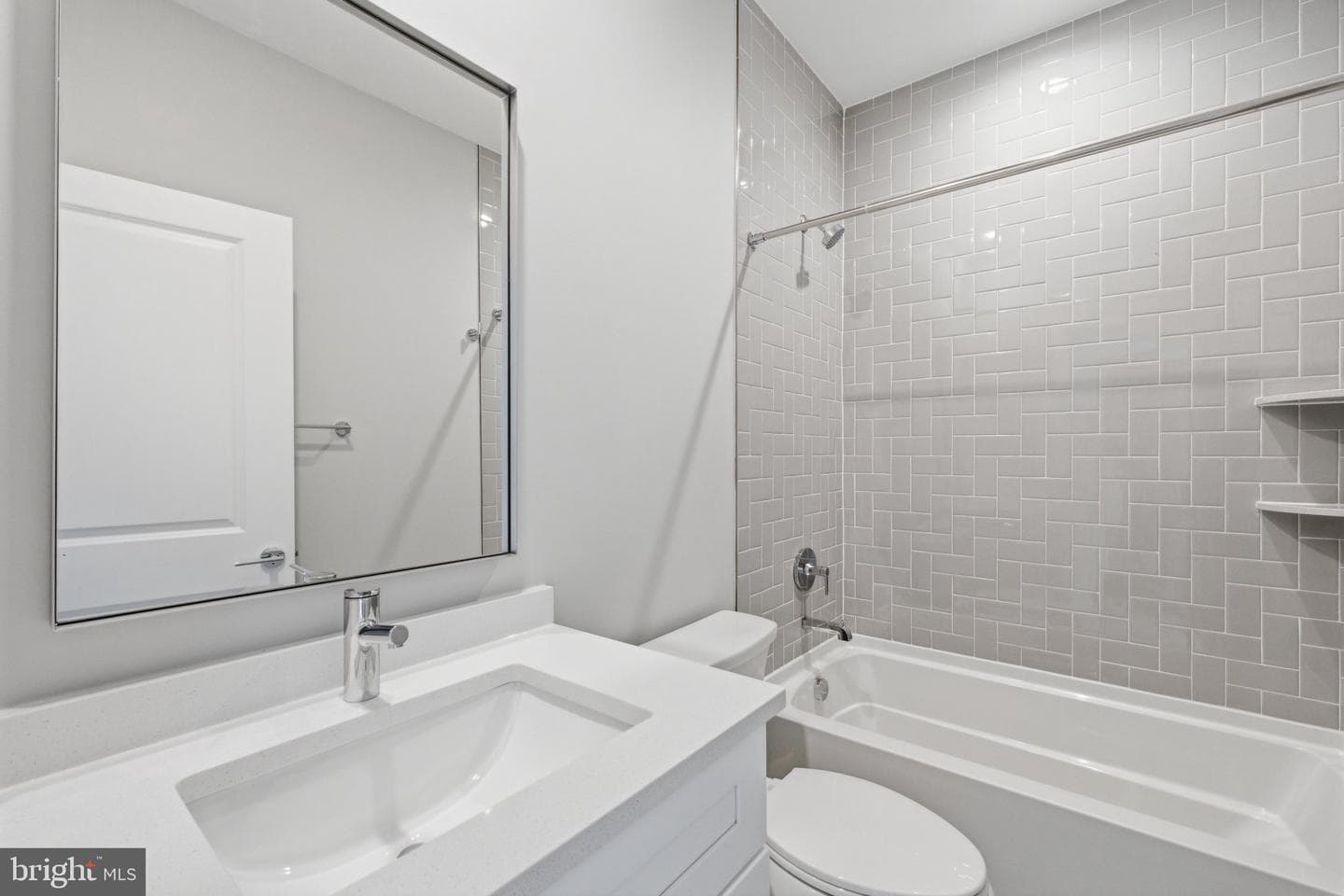 6645 Hallwood Avenue photo 33