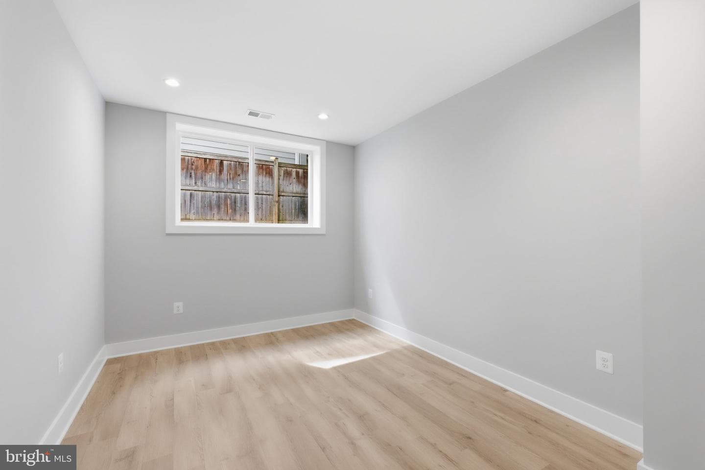 6645 Hallwood Avenue photo 39