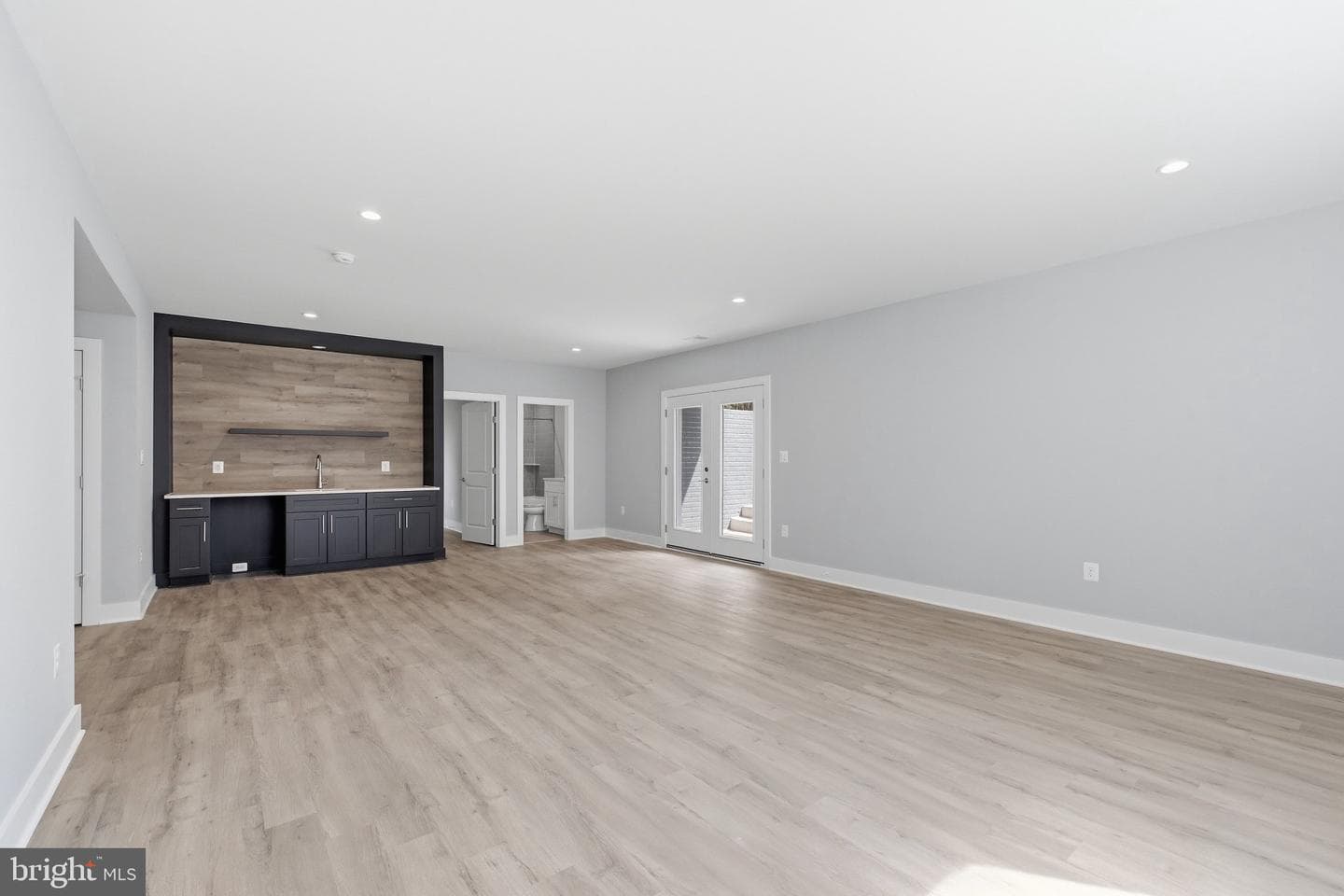6645 Hallwood Avenue photo 41