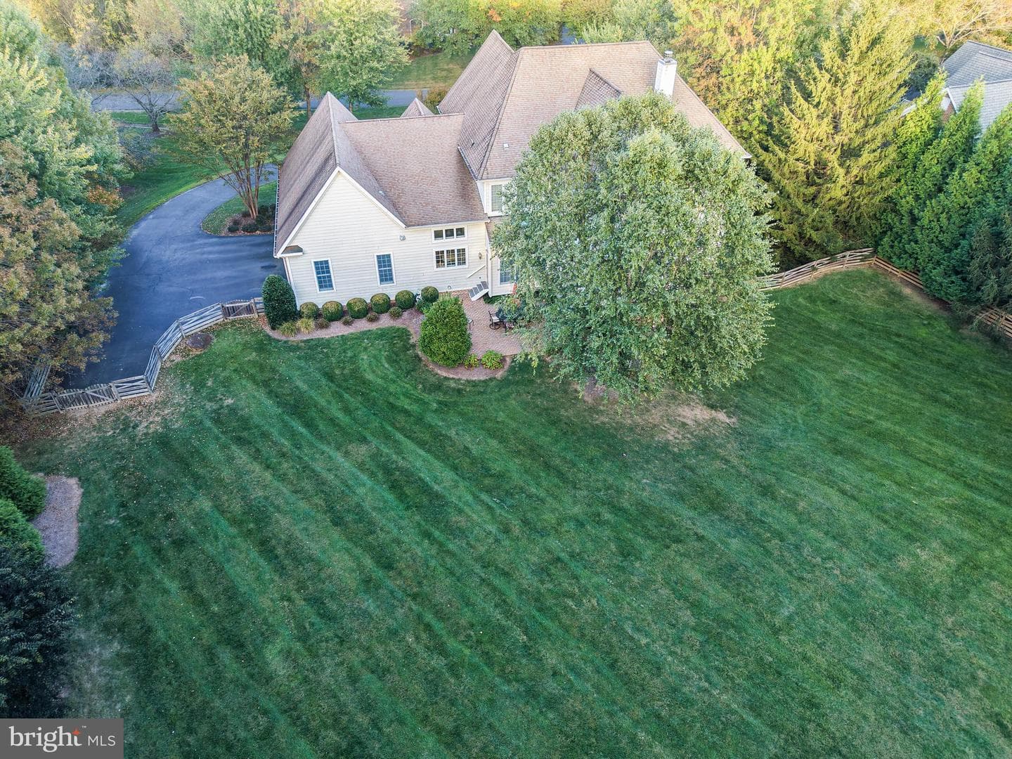 11379 Seneca Knoll Drive photo 11