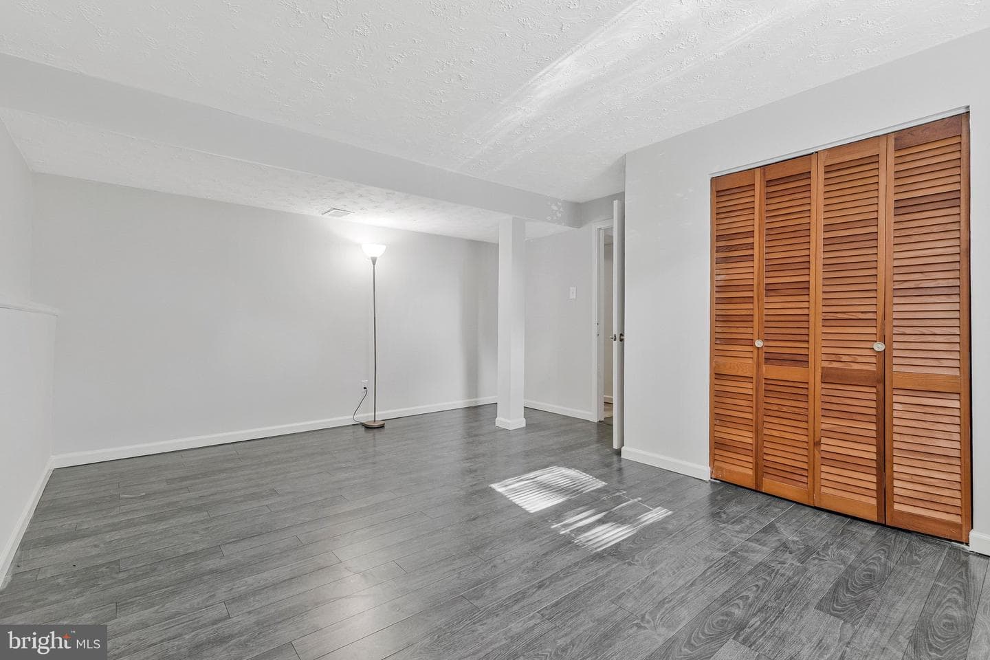 1105 Clarke Street photo 37