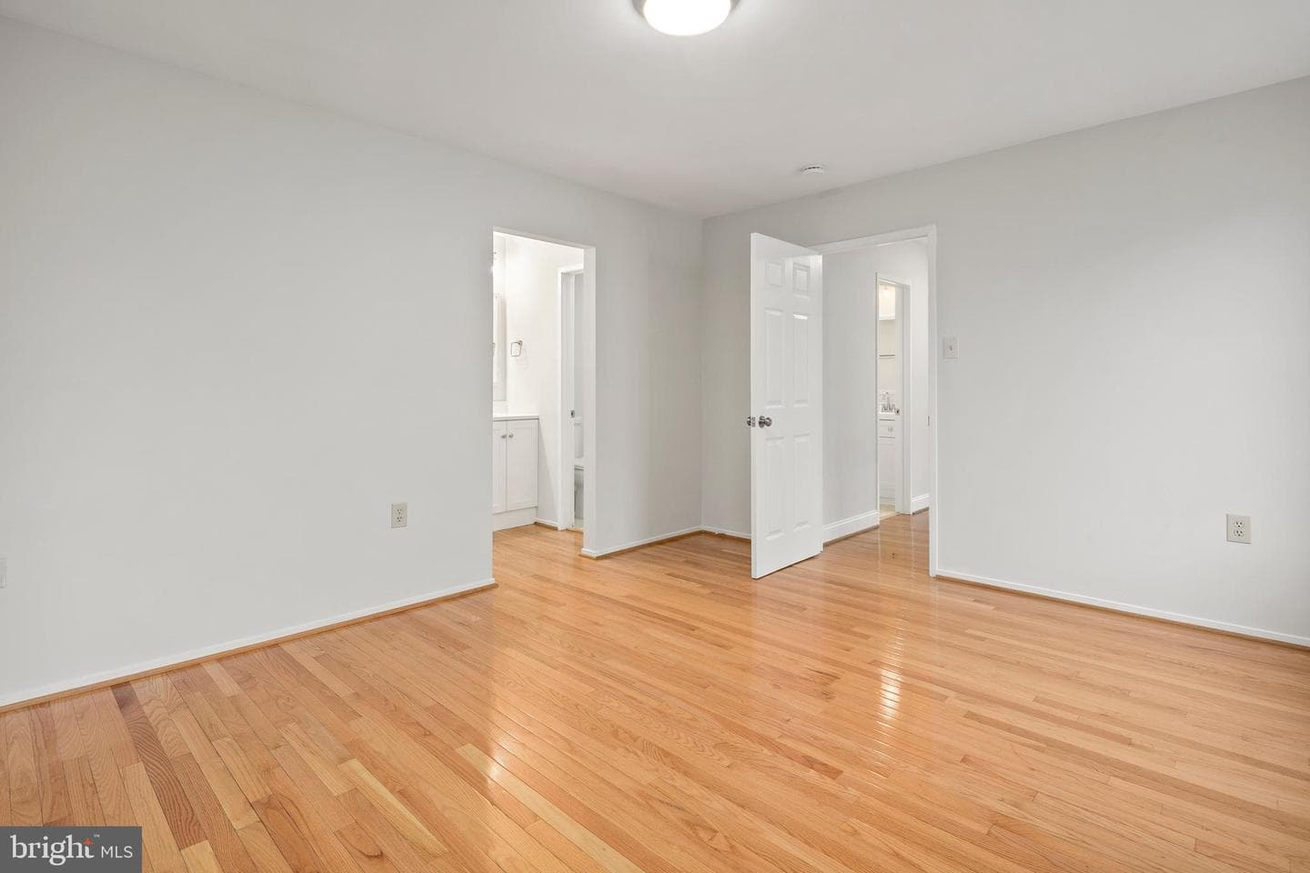 8684 Venoy Court photo 20