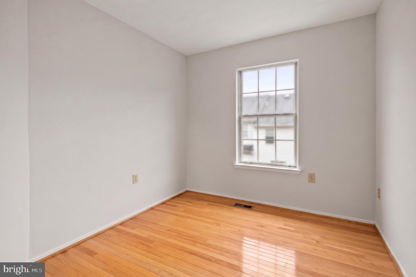 8684 Venoy Court photo 26