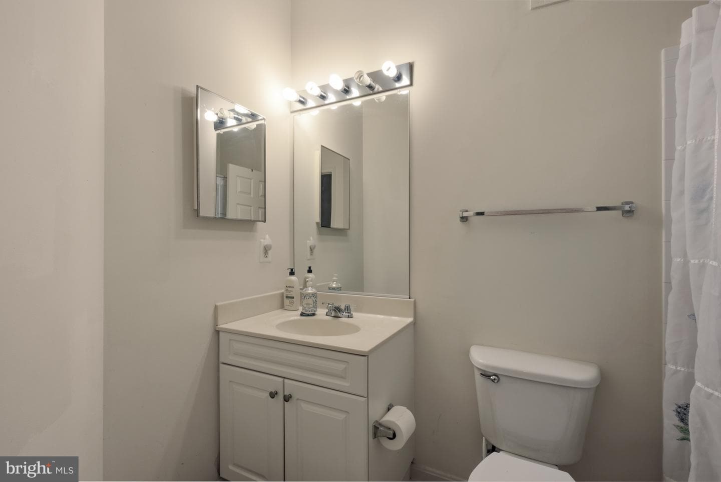 2664 Manhattan Place #305 photo 24