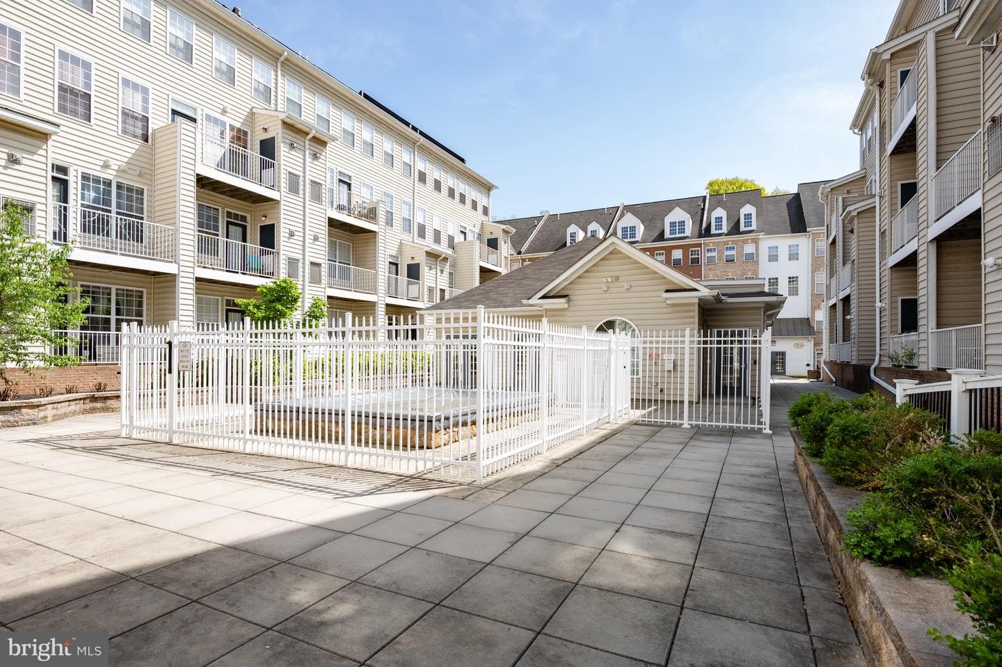 2664 Manhattan Place #305 photo 39