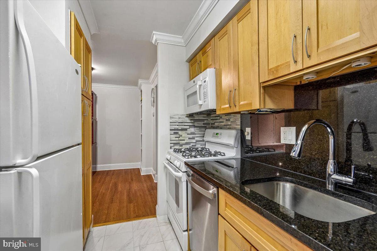 11256 Chestnut Grove Square #23 photo 7
