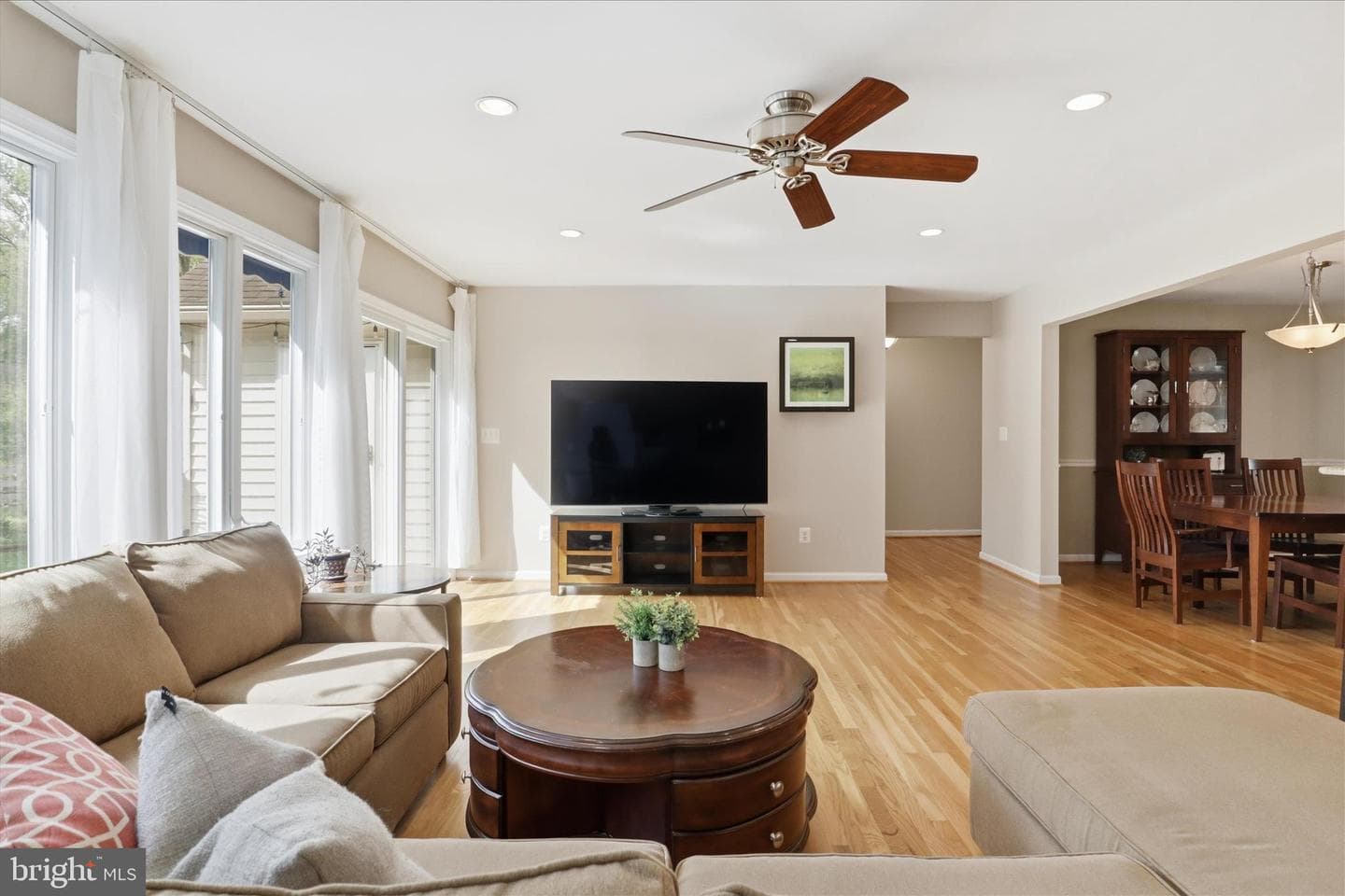 5457 Broadmoor Street photo 17