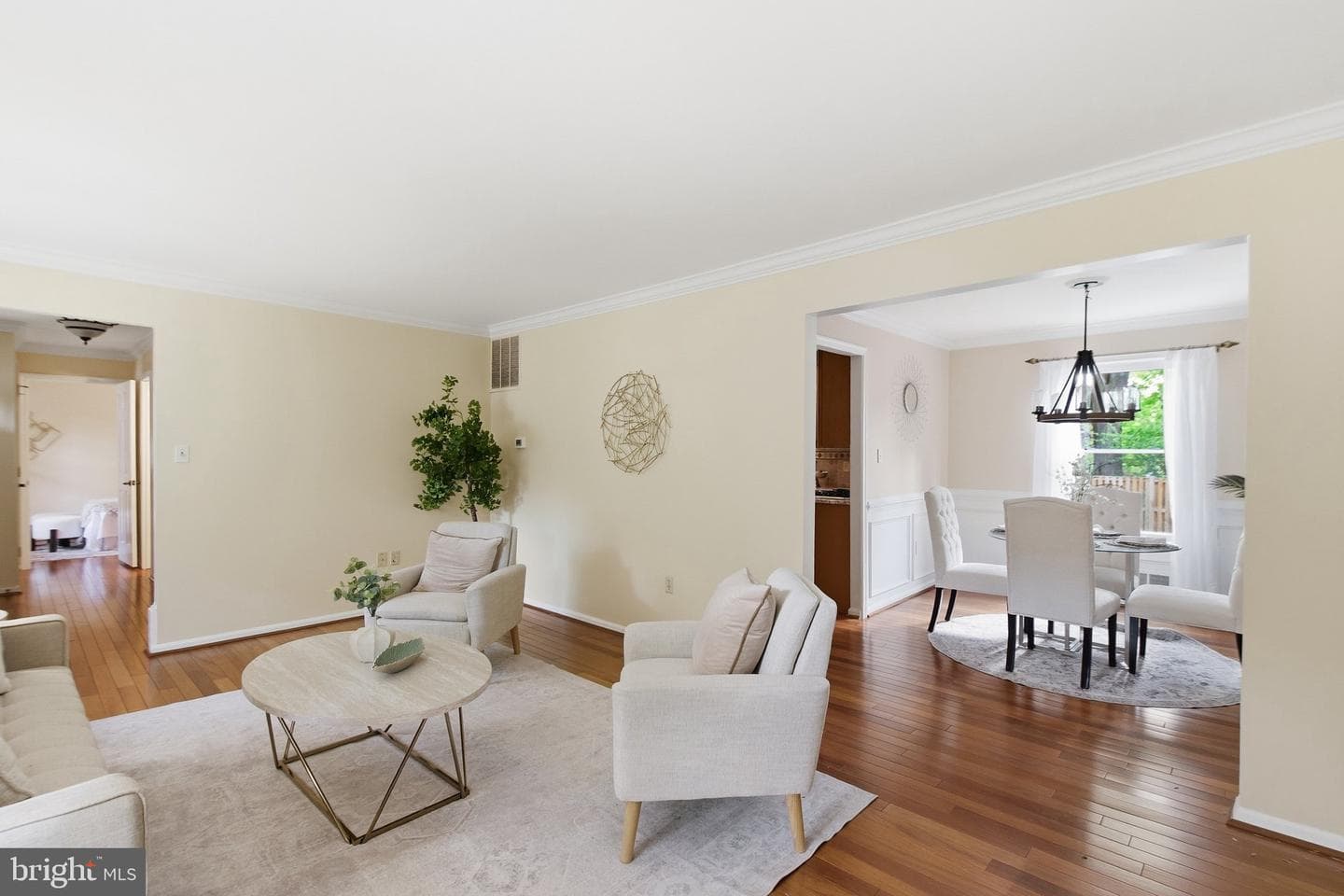 4526 Banff Street photo 9