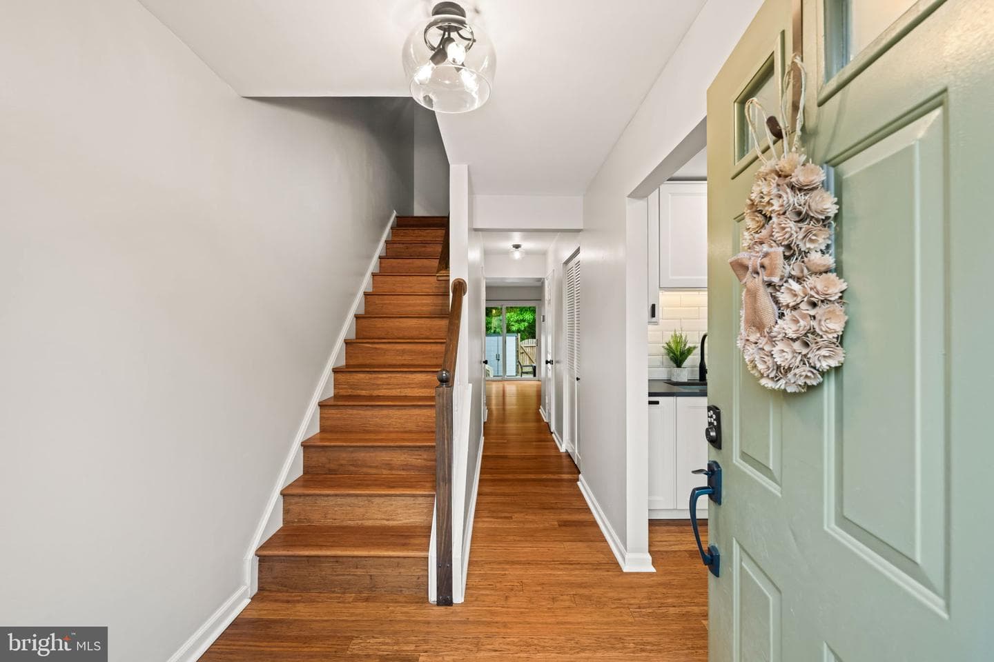 5725 Ridge View Drive photo 3
