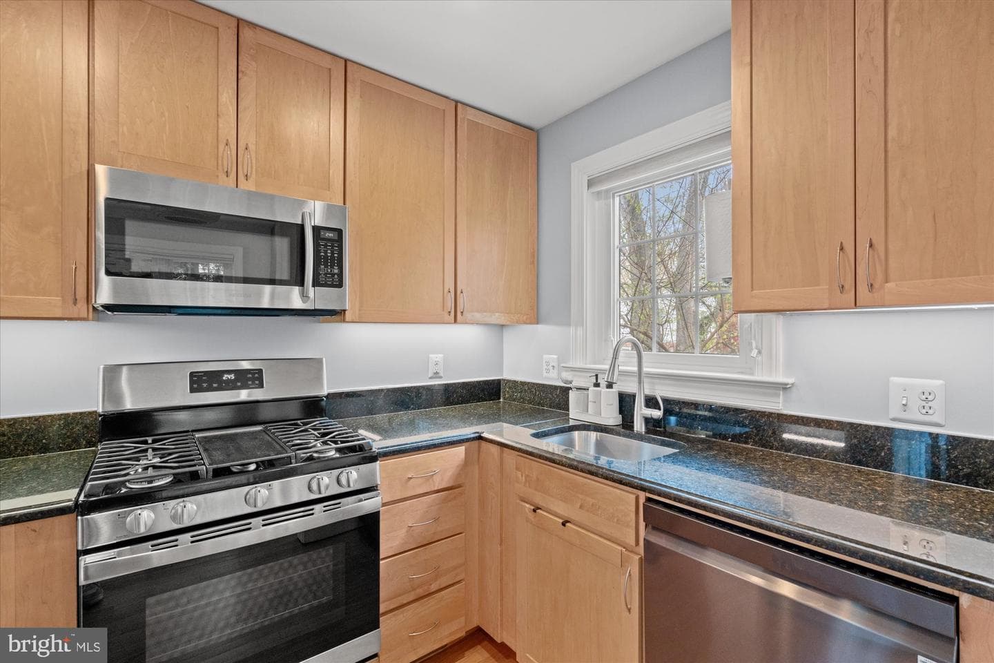 2206 Rollins Drive photo 18