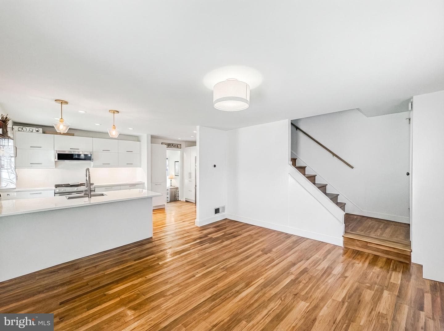 2411 Riverview Terrace photo 4