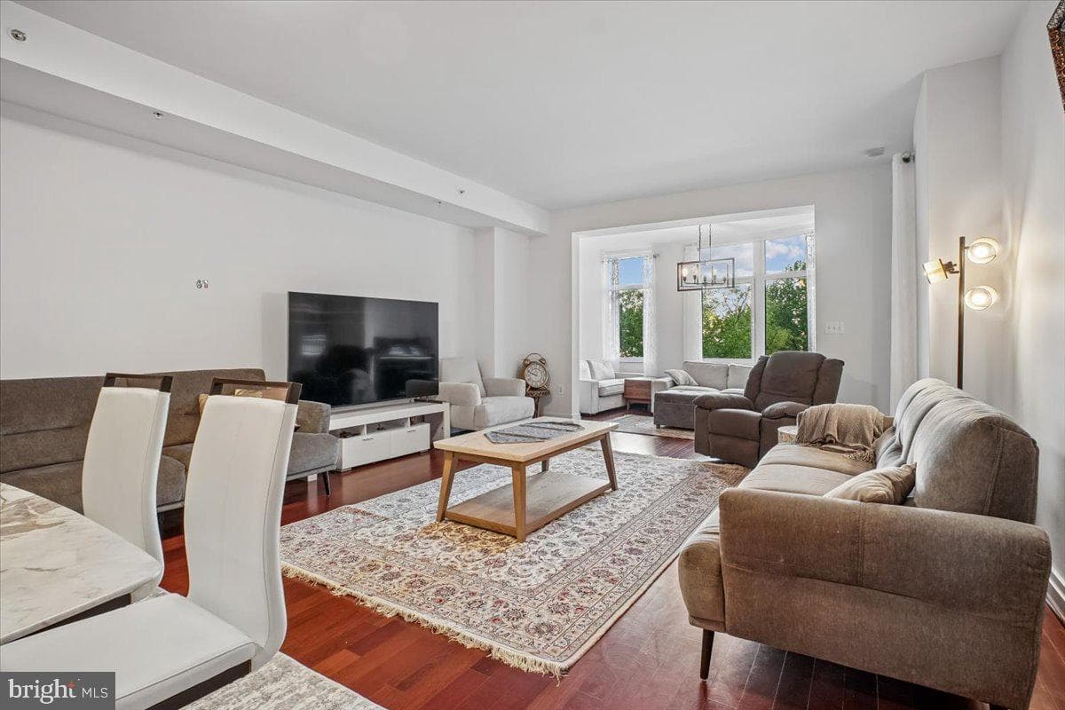 8220 Crestwood Heights Drive #301 photo 5
