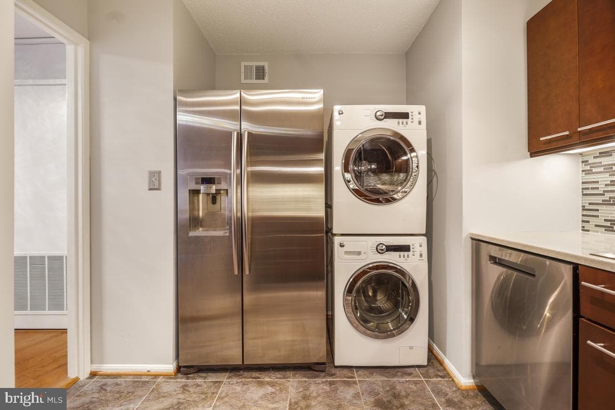 5902 Mount Eagle Drive #1503 photo 17