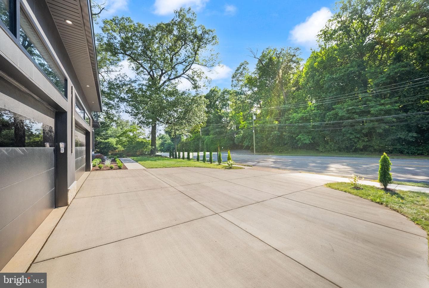 2537 Gallows Road photo 113