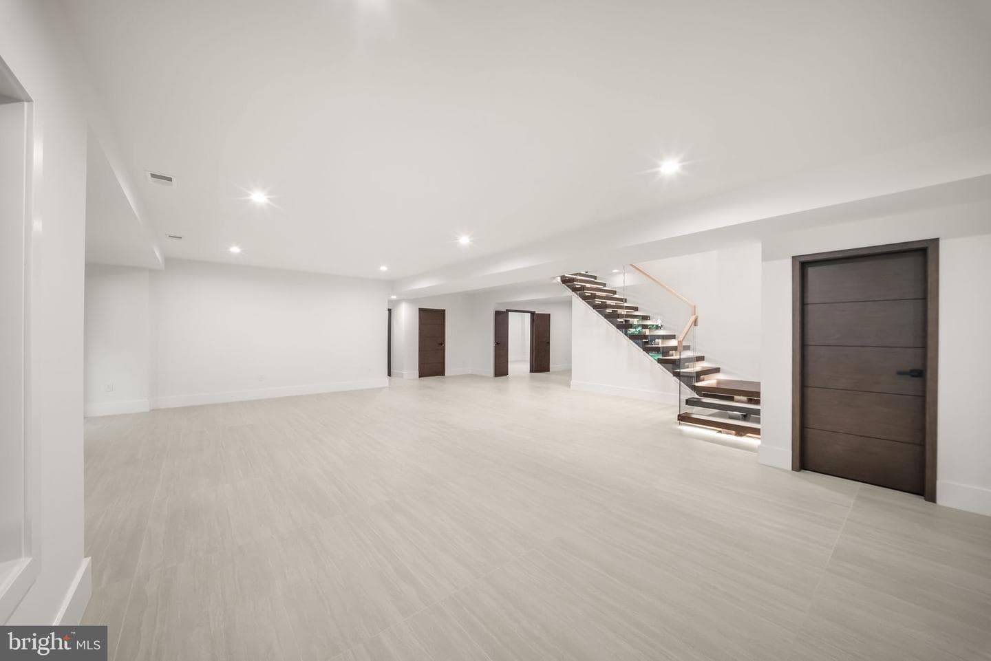 2537 Gallows Road photo 90