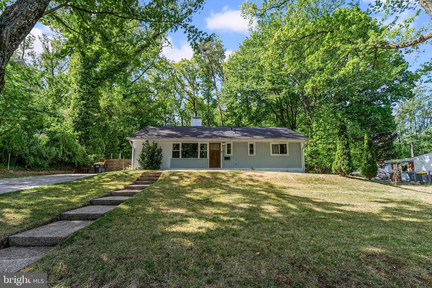 7415 Hastings Street photo 3