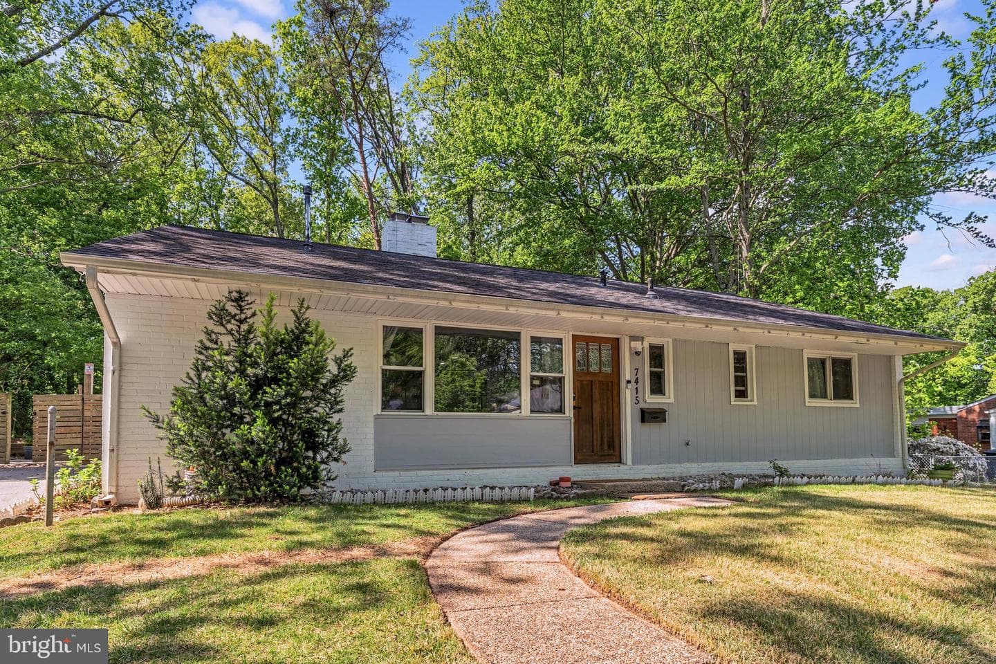 7415 Hastings Street photo 4
