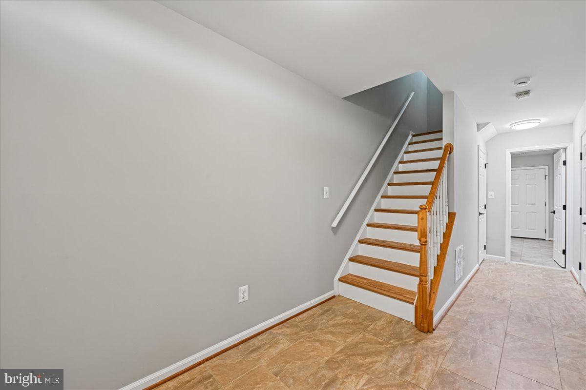 6153 Les Dorson Lane photo 11