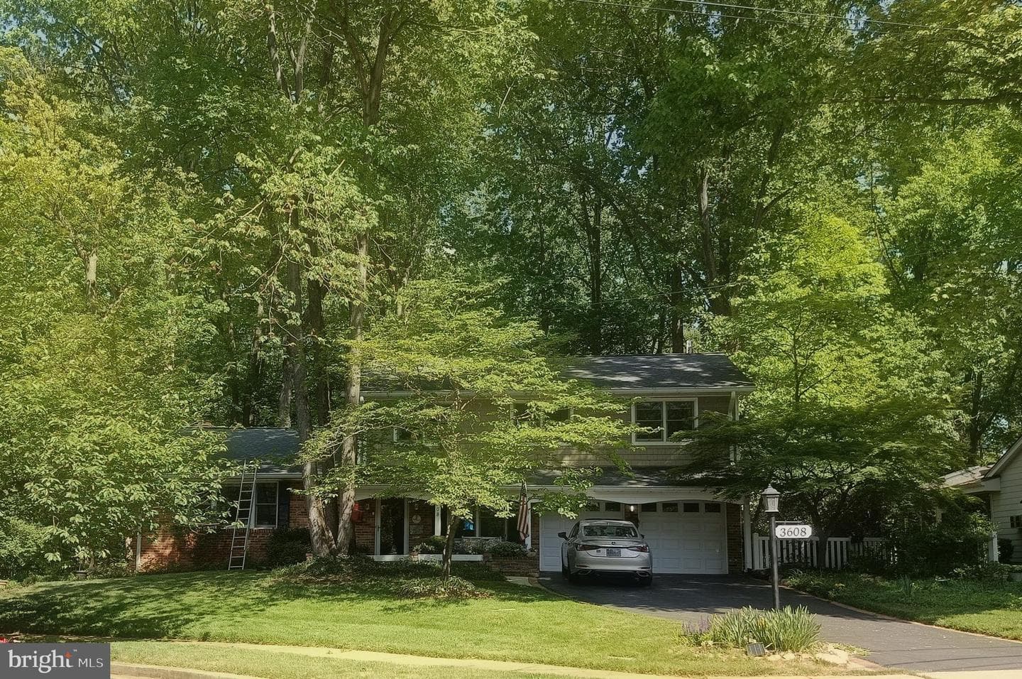 3608 Launcelot Way