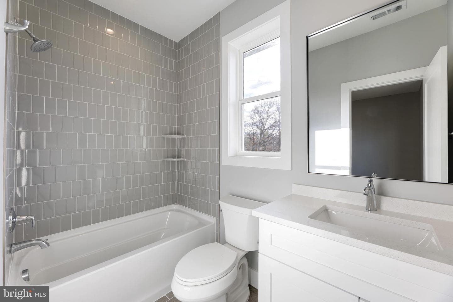 125 Casmar Street SE photo 26