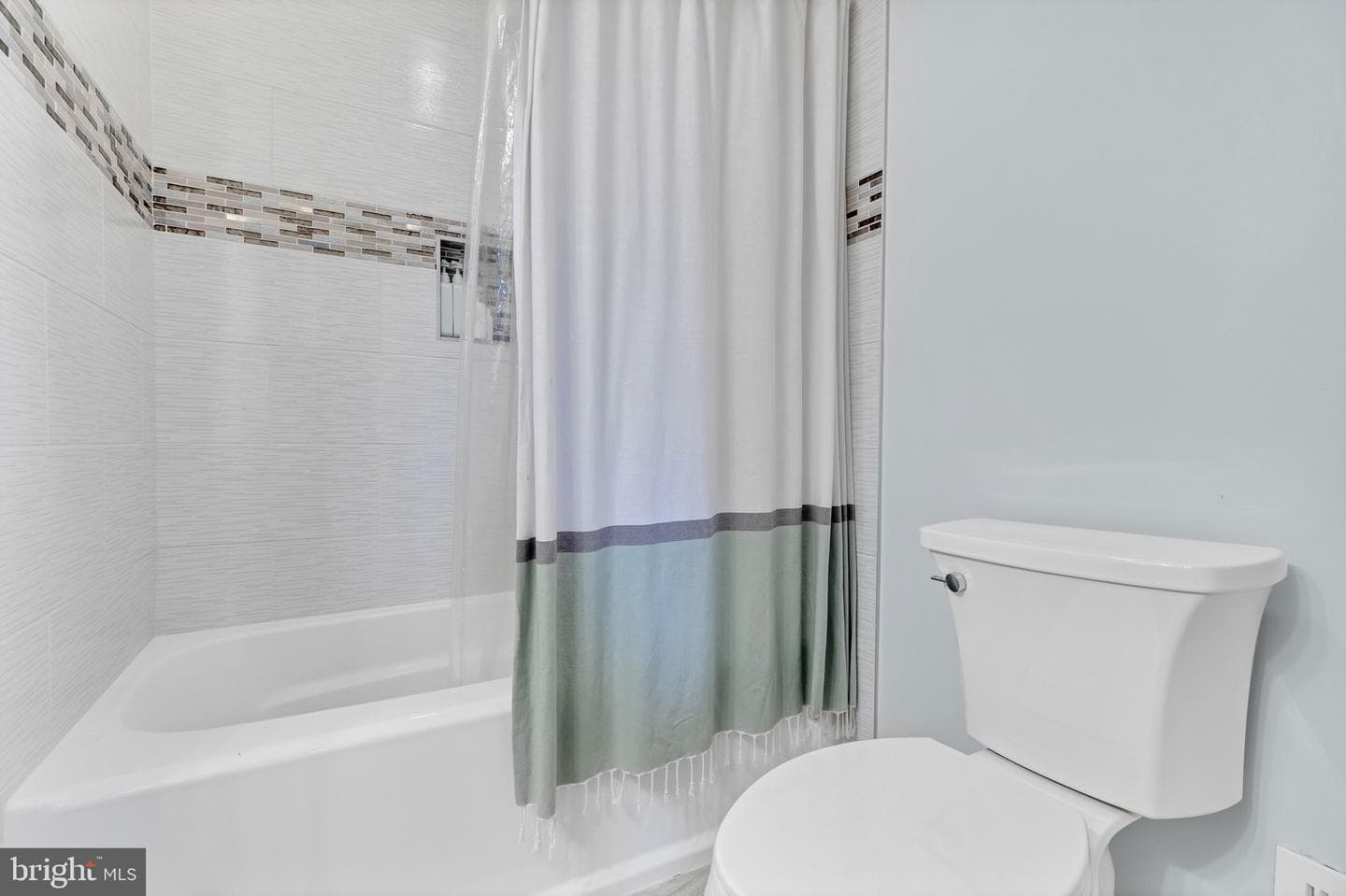 7033 Solomon Seal Court photo 30
